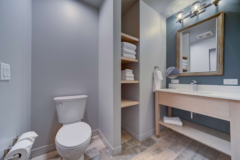 Bathroom 4, Hotel Peppertree Bend, BW Premier Collection, Deschutes