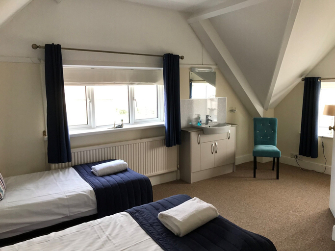 Bedroom 2, Beachside Suites, Somerset