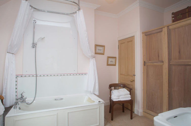 Bathroom 3, Clint Lodge, Scottish Borders