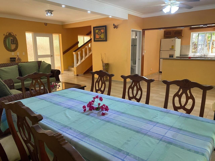Food & Drinks, 4 Bedroom Villa, private pool, security, ocean view, Sosua