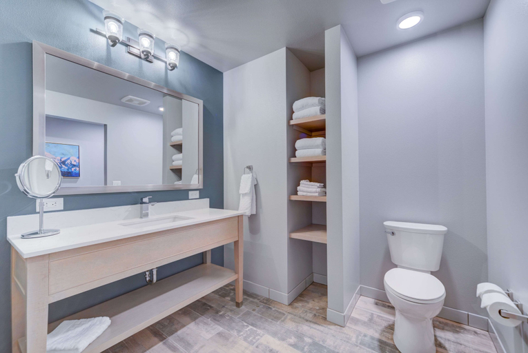 Bathroom 4, Hotel Peppertree Bend, BW Premier Collection, Deschutes