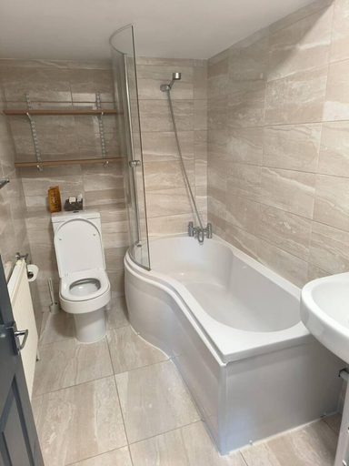 Others 5, Stunning 1-bed Apartment in Southsea, Portsmouth