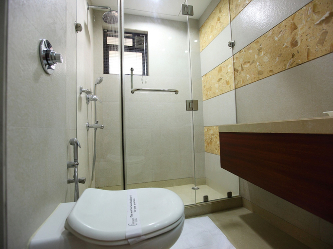 Bathroom 4, The Corporate, Kolkata