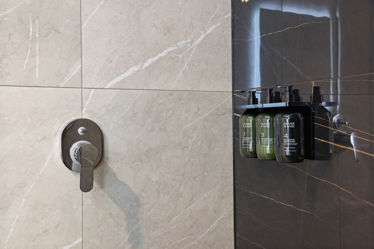 Bathroom 4, Golden Hotel, Christchurch