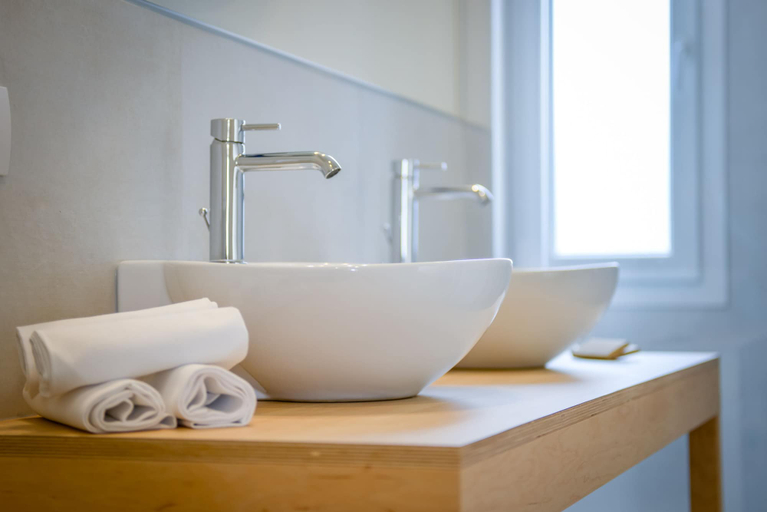 Bathroom 3, Amarina Hotel, Lucca