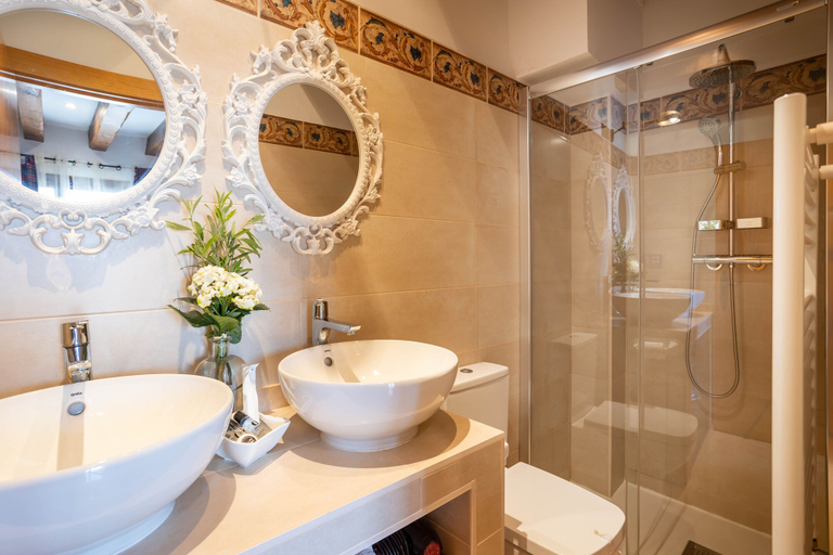 Bathroom 5, Posada De Eufrasio, Burgos