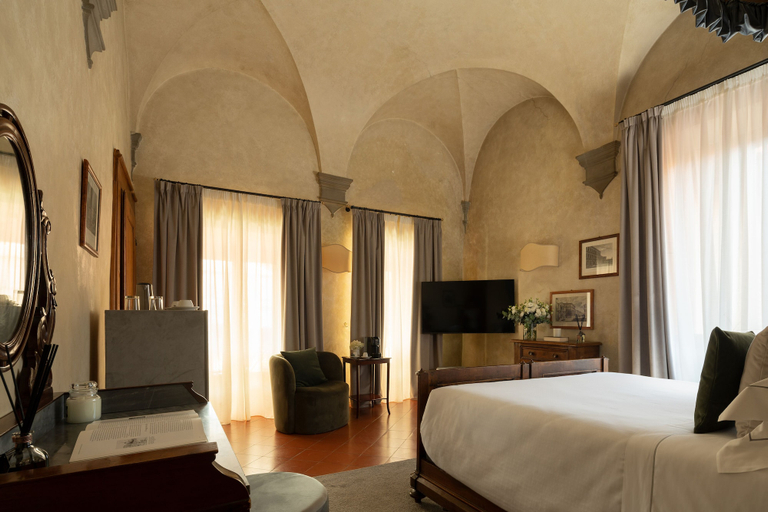 Bedroom 3, Loggiato dei Serviti, Florence
