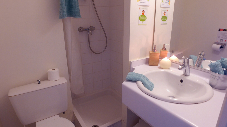 Bathroom 3, VVF Piriac-sur-Mer Bretagne Sud, Loire-Atlantique