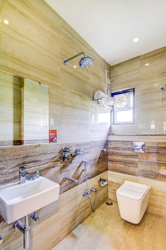 Bathroom 5, FabHotel Khushi Regent, Bhopal