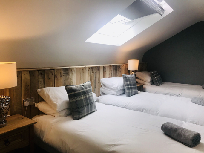 Bedroom 4, Rostrevor Mountain Lodge, Newry, Mourne and Down