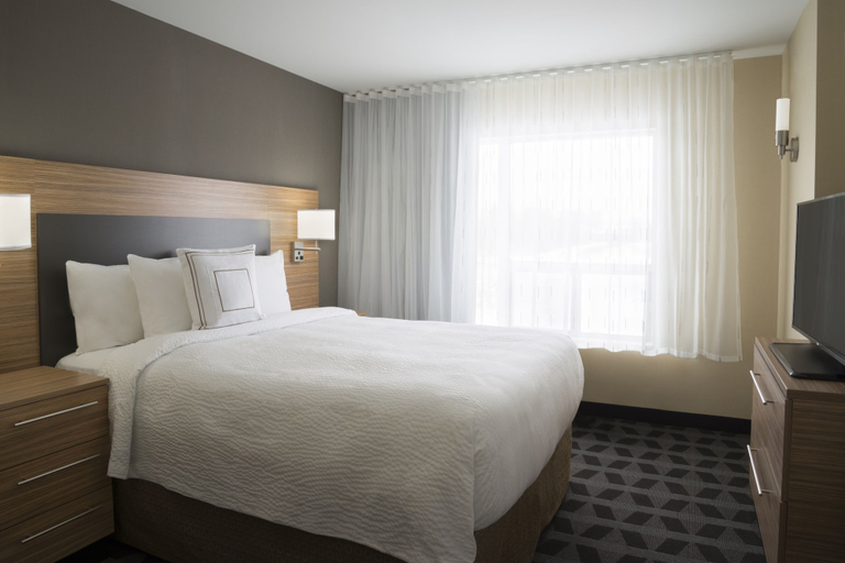 Bedroom 2, Fairfield Inn & Suites by Marriott Ottawa Kanata, Ottawa
