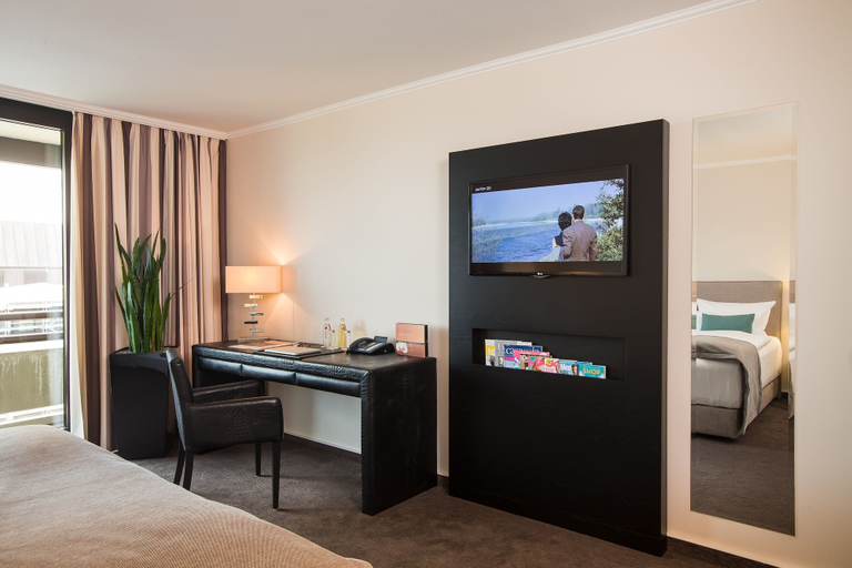 Bedroom 2, Lindner Dusseldorf Seestern, Part of JdV by Hyatt, Düsseldorf