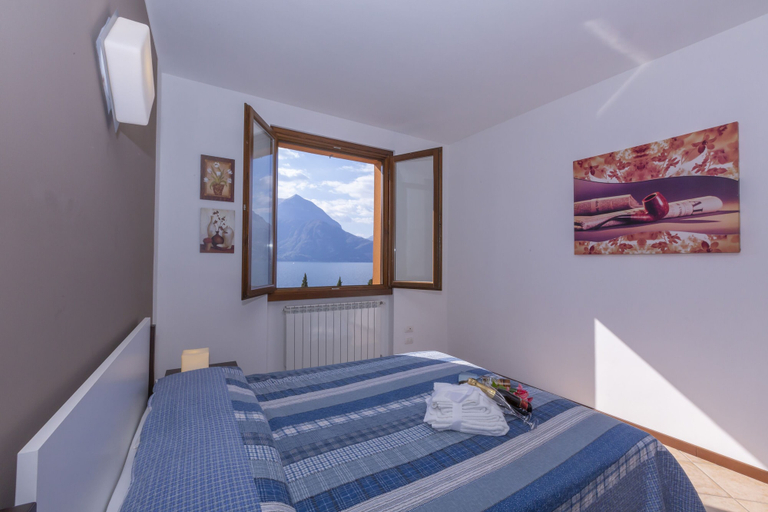 Bedroom 3, Fontana Del Lago Apt. 6, Lecco