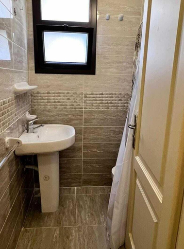 Bathroom 3, Elegant Hotel Apt in Madinaty B8, New Cairo City