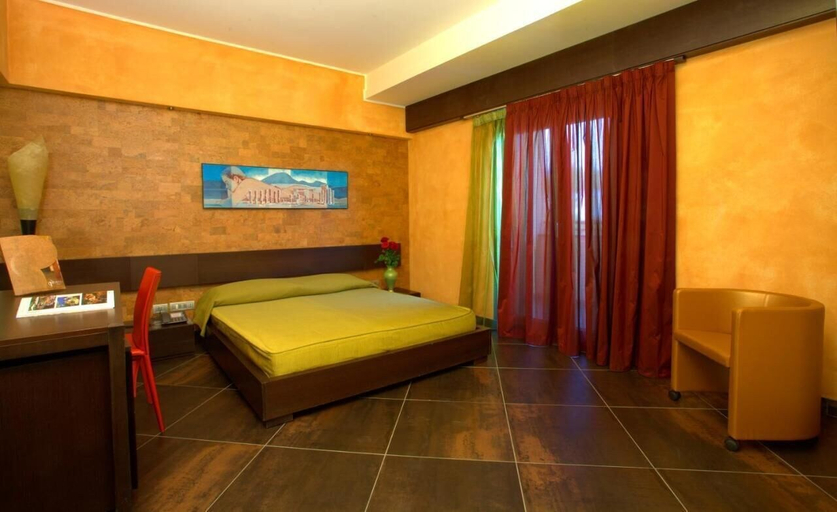Bedroom 5, ABALON POMPEI RESORT, Napoli