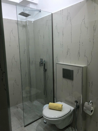 Bathroom 4, Hotel Soan, Sarandës