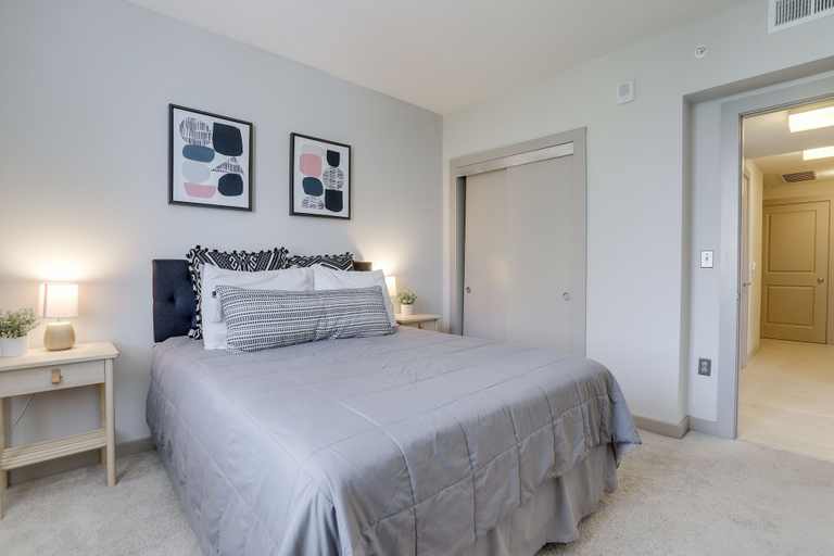 Bedroom 3, Cozy Condo Crystal City Rooftop, Arlington
