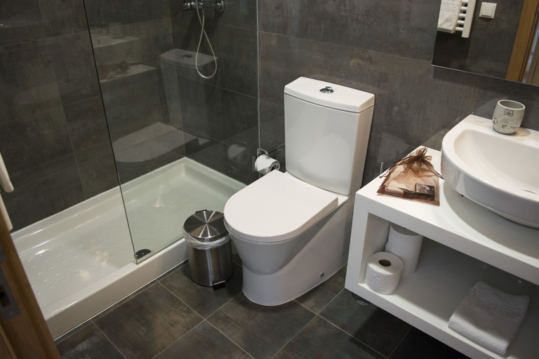 Bathroom 3, Casa da Trigueira, Alijó