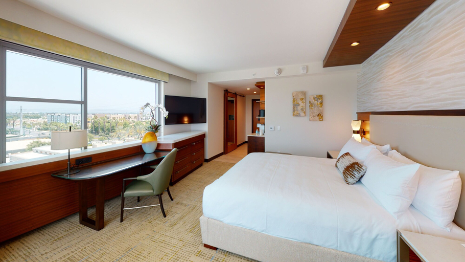 Bedroom 3, JW Marriott Anaheim Resort, Orange