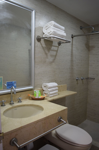 Bathroom 4, Decameron Marazul - All Inclusive, San Andrés