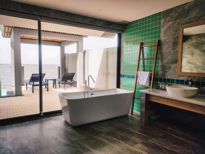 Bathroom 5, Vedana Lagoon Resort and Spa, Phú Lộc