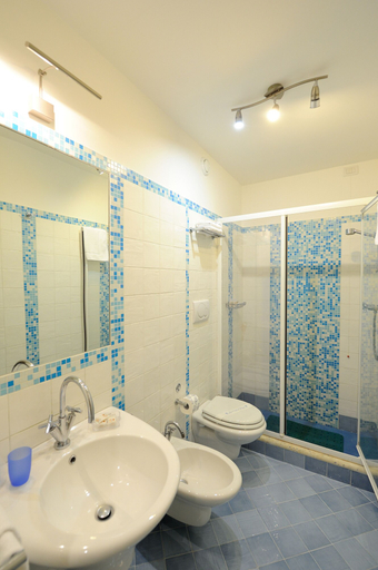 Bathroom 4, Sharon House, Salerno