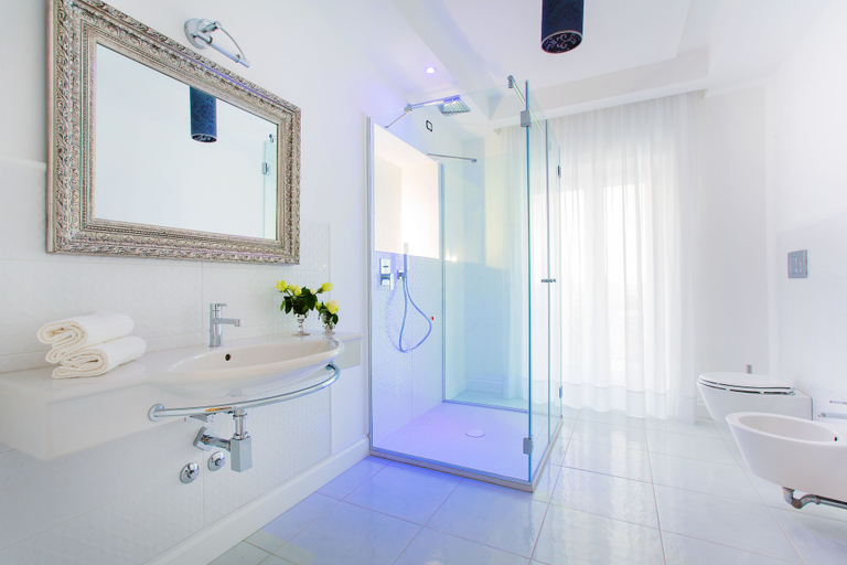 Bathroom 5, Palazzo Murrano adults only, Napoli