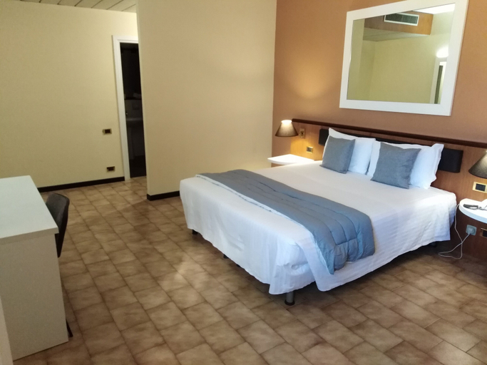 Bedroom 3, RHI Porta Bologna, Bologna