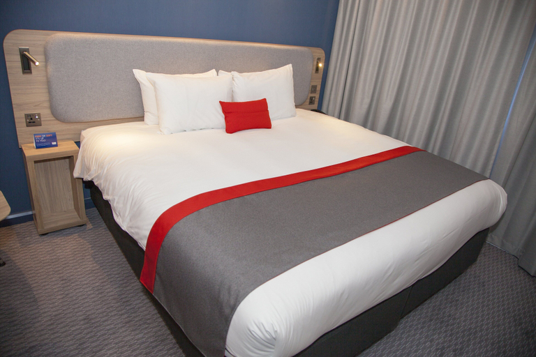 Bedroom 5, Holiday Inn Express CARDIFF BAY by IHG, Cardiff