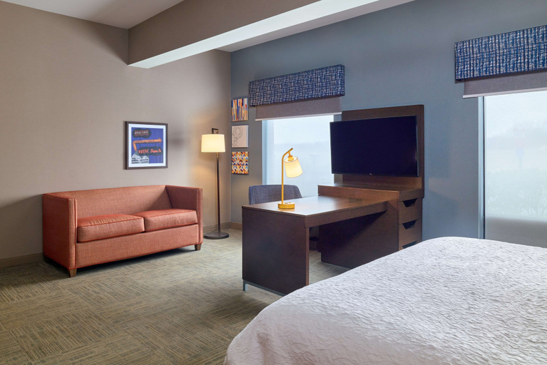 Bedroom 3, Hampton Inn & Suites Providence/Smithfield, Providence