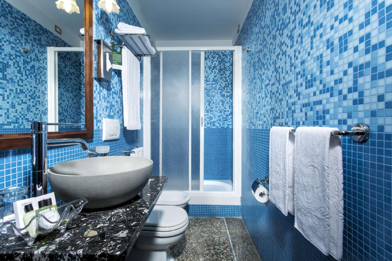 Bathroom 4, Golden Tulip Rome Piram, Rome