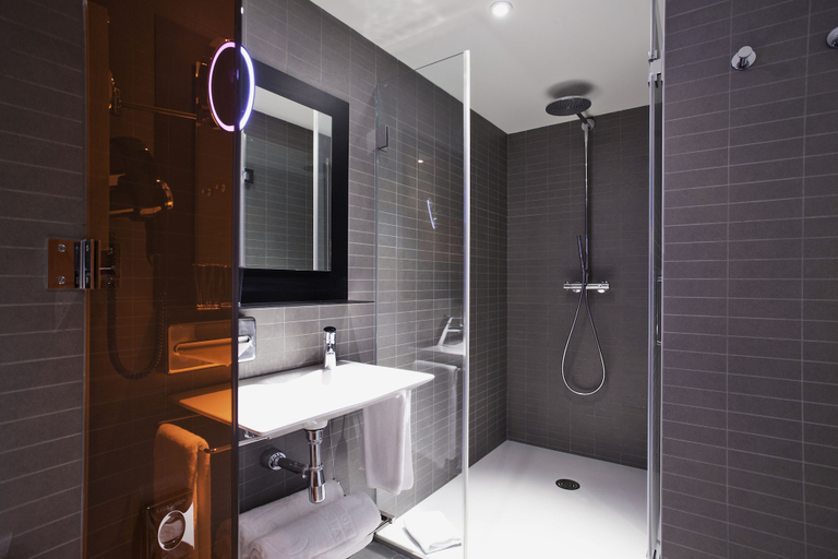 Bathroom 5, Hotel Vincci Bit, Barcelona
