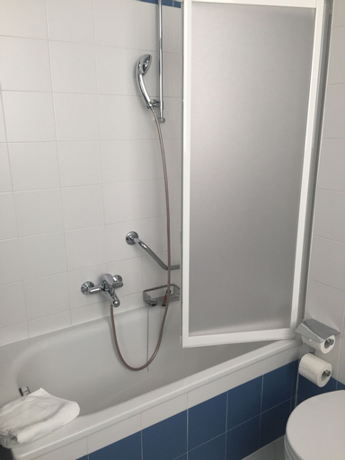 Bathroom 4