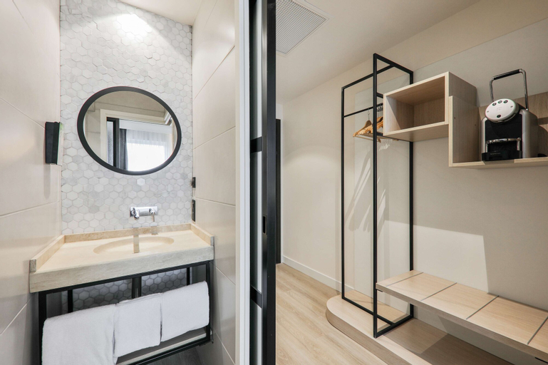 Bedroom 4, Campanile Smart Lyon Est - Eurexpo Bron Aviation, Rhône