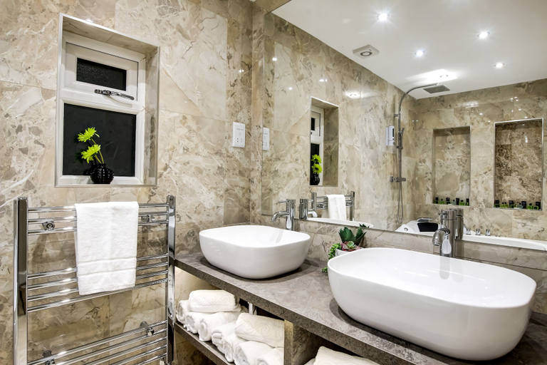 Bathroom 3, Riverside Villas, Manchester