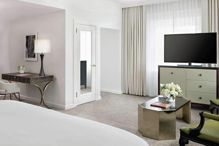 Bedroom 3, Amway Grand Plaza, Curio Collection by Hilton, Kent