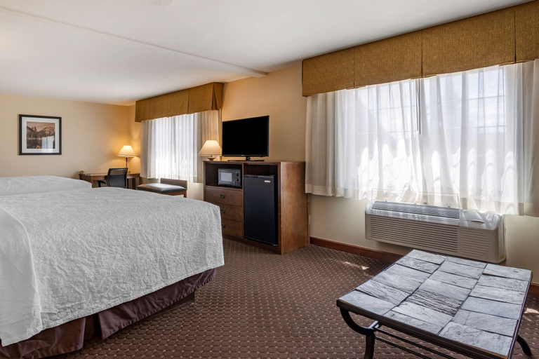 Bedroom 4, Best Western Desert Inn, Gallatin
