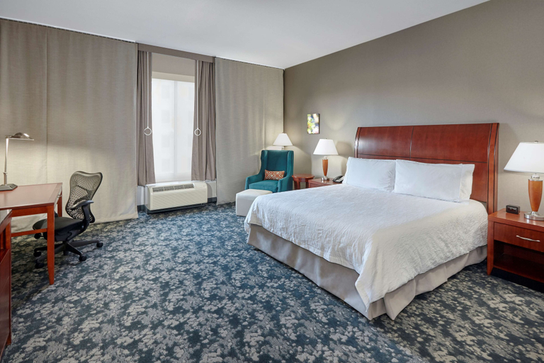 Bedroom 3, Hilton Garden Inn Naperville/Warrenville, Dupage