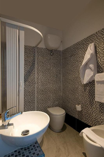 Bathroom 4, MF Hotel, Rome
