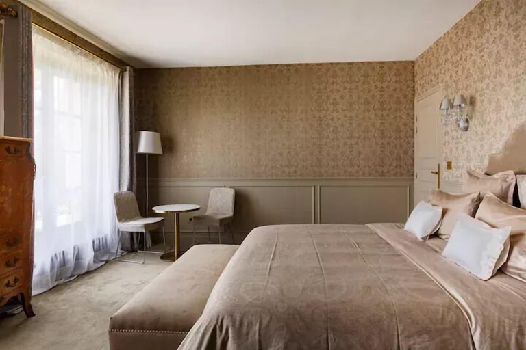 Bedroom 3, Le Château d'Hardricourt, Yvelines