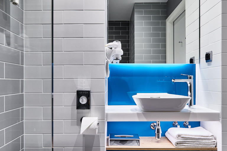 Bathroom 5, Holiday Inn Express WARSAW - THE HUB by IHG, Warsaw