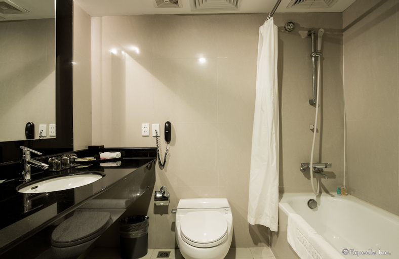 Bathroom 18