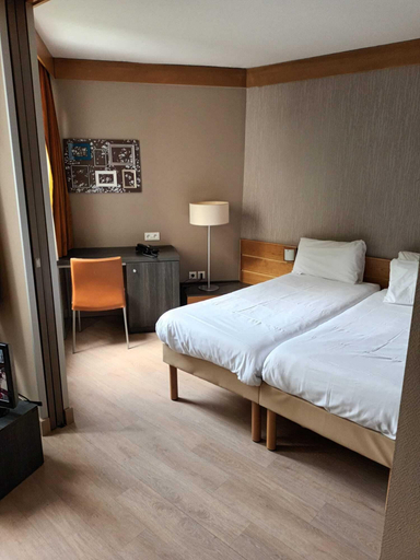 Bedroom 4, Multire Paris XV, Paris