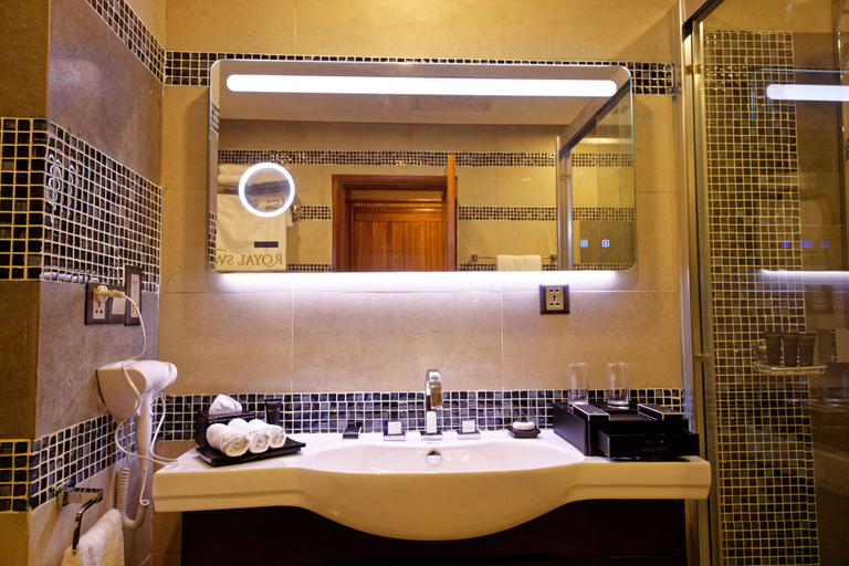 Bathroom 4, Royal Swiss Lahore, Lahore