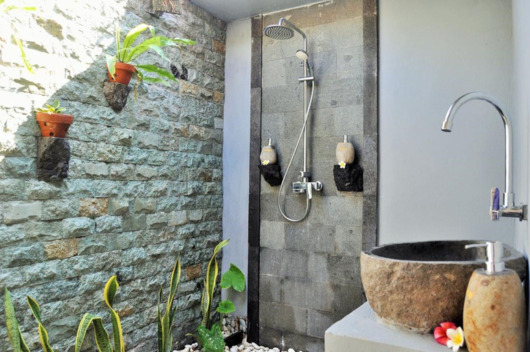 Bathroom 5, The Box Paradise Bungalow, Klungkung
