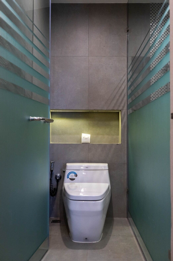 Bathroom 10