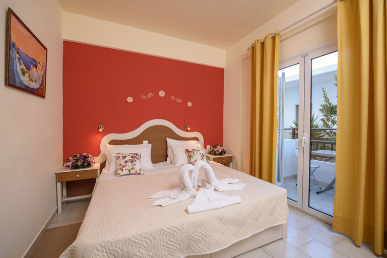 Bedroom 2, Antigoni, Crete
