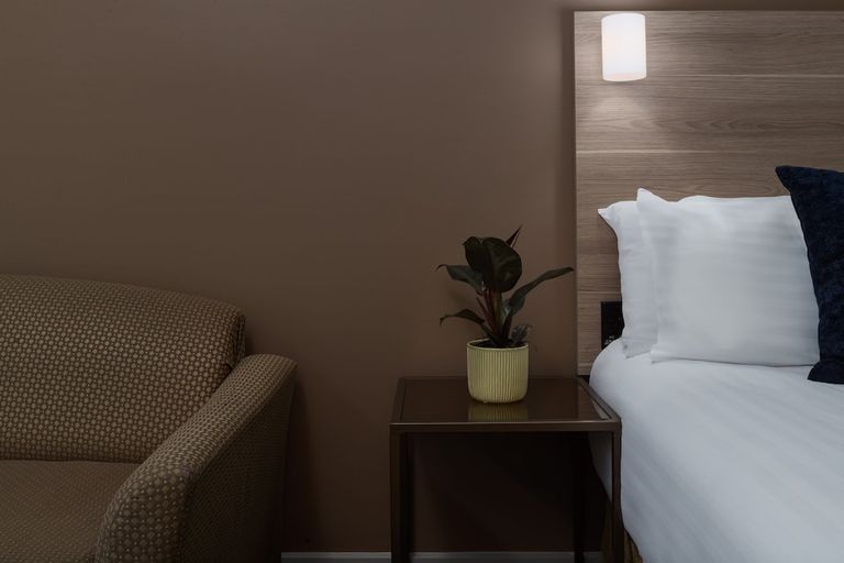 Bedroom 3, Rydges Canberra, Canberra