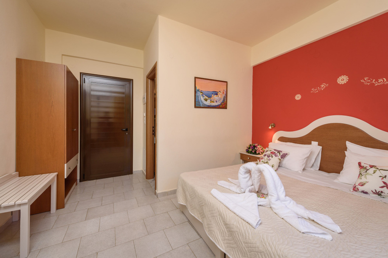 Bedroom 3, Antigoni, Crete