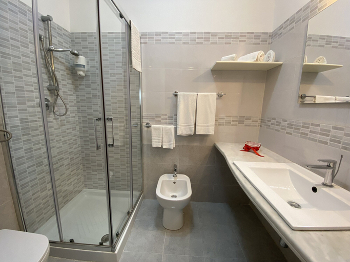 Bathroom, B&B Le Onde del Mare, Trapani